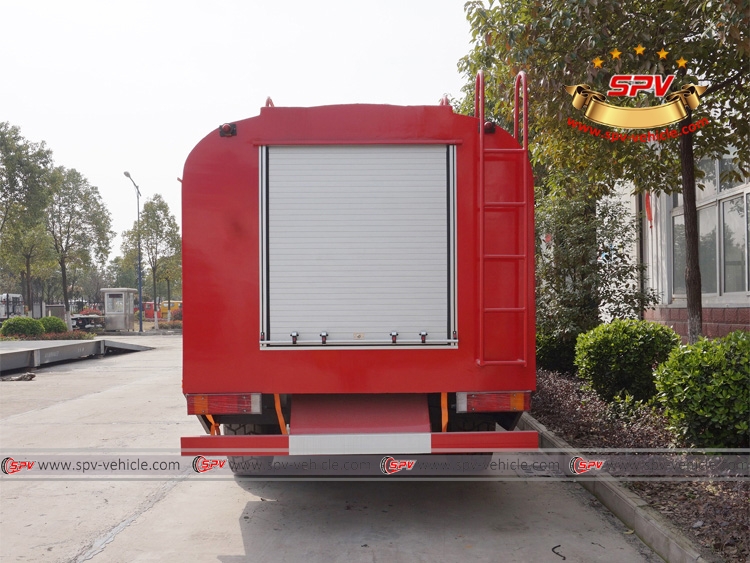 6X6 Offroad Dongfeng Forest Fire Truck Rear View
